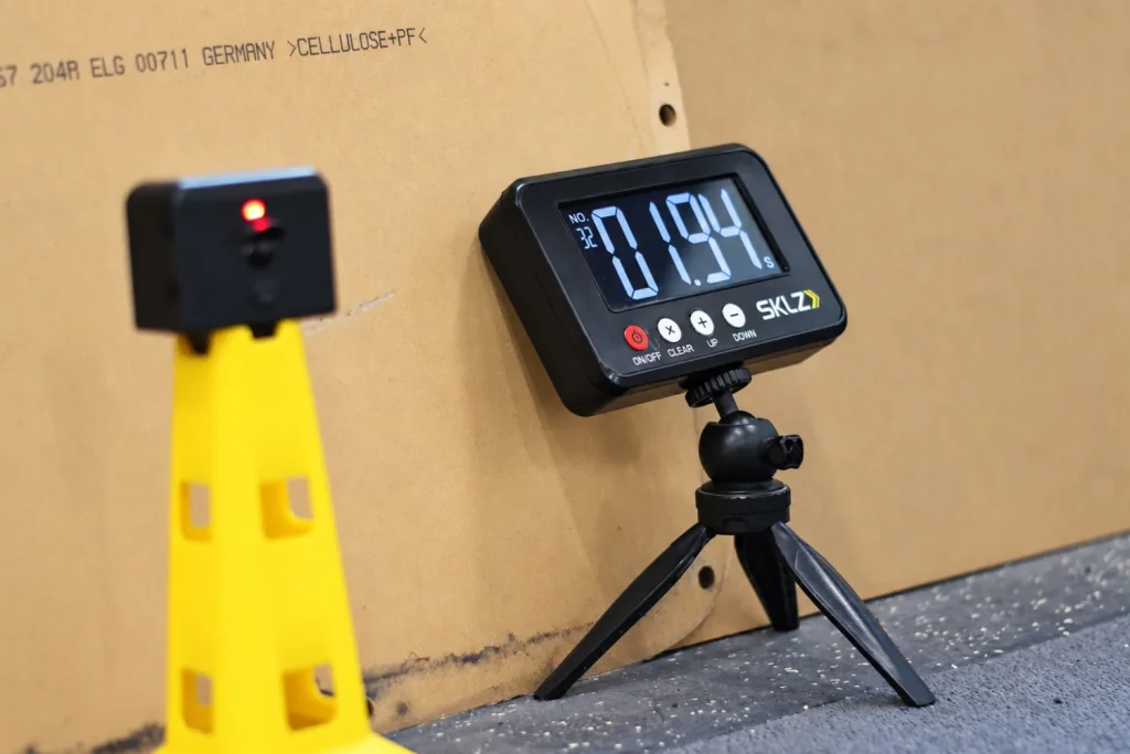 Fotocélula y temporizador para medir tiempos y velocidad en tests de campo